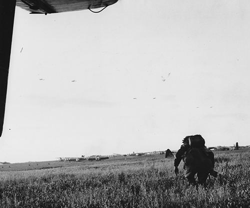 Airborne troops immediately after landing