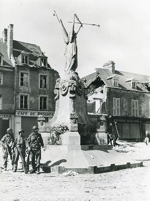 US troops in Carentan