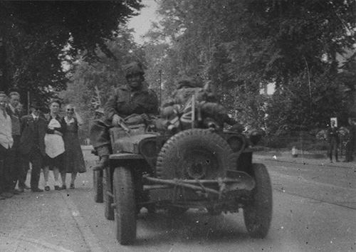 Airborne Jeep in Arnhem