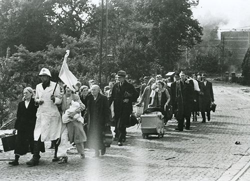 Dutch civilians are evacuated