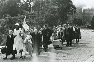 Browse Dutch civilians are evacuated