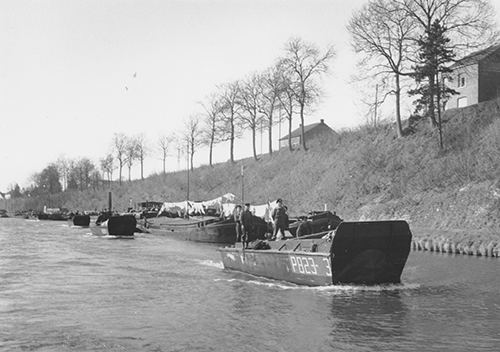 Naval LCVPs being shipped to Germany