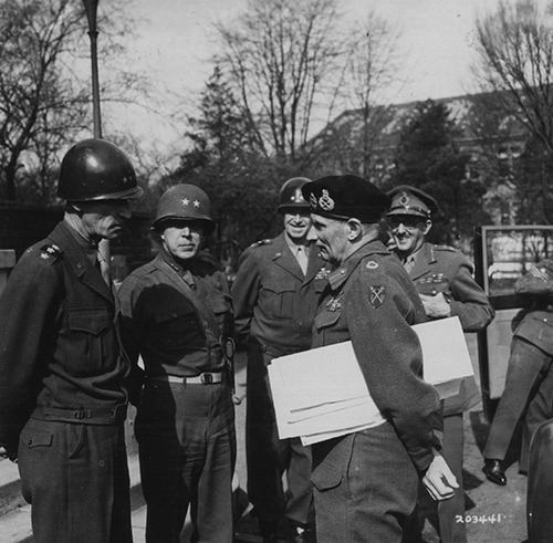 High ranking Allied officers discuss the Rhine crossing