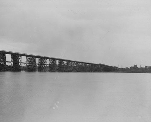 East bank of Bridge on Mainz Highway