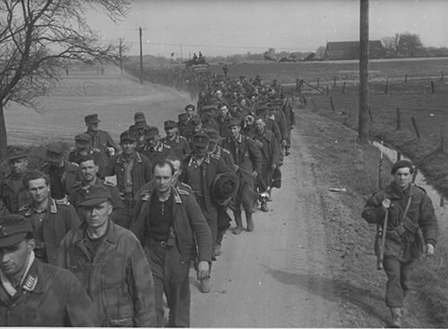 Mass of German prisoners