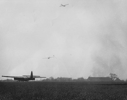 Gliders landing outside Hamminkeln