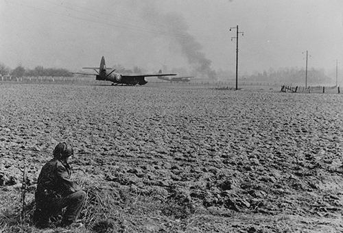 Horsa gliders landing near Hamminkeln