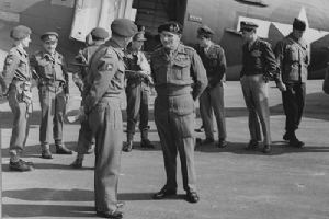 Browse Field Marshal talking to Major General Bols