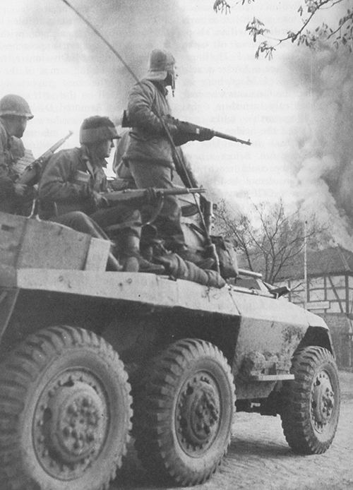 US infantrymen race to the Elbe river