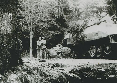 German troops at the Kaiserbaracke crossroads.