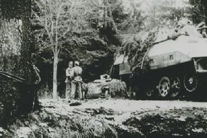 Browse German troops at the Kaiserbaracke crossroads.