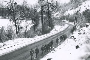 Browse British troops advance near Hotton