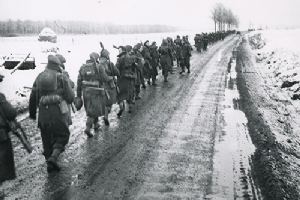 Browse British troops advance in the Marche region