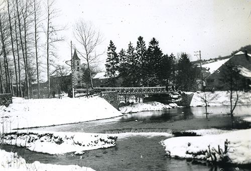 Bailey bridges with one span in the Ardennes.