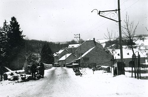 Bailey bridges with one span in the Ardennes.