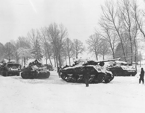 A recovery vehicle rescues tanks of the 9th Armoured Division