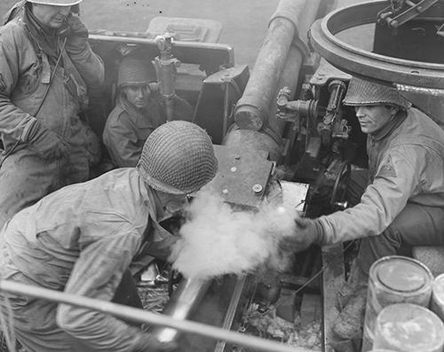 Armoured artillerymen of the 3rd Armoured Fd Arty