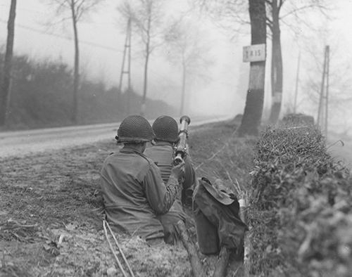 Soldiers of C Company, 325th Glider Infantry Regt