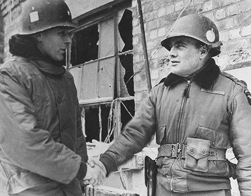 Commander McAuliffe of the 101st Airborne met with General Middleton